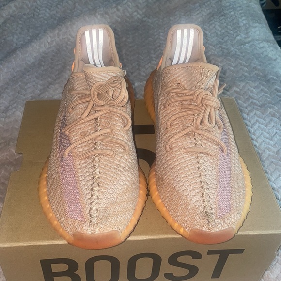 YEEZY BOOST 350 V2 - Picture 4 of 5